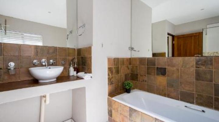 Raptors Lodge Group – Self-catering Accommodation