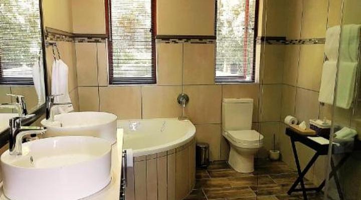 Wilderness Manor Guest House