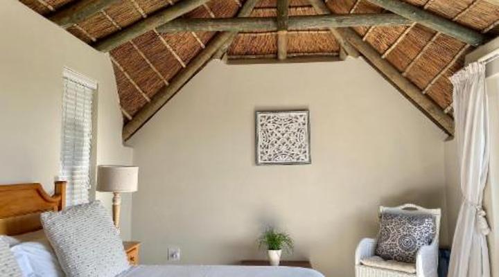 i-Lollo Lodge, River-front Accomodation