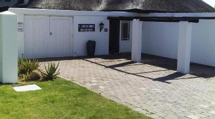 i-Lollo Lodge, River-front Accomodation