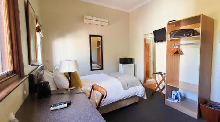 Cummings Guest House