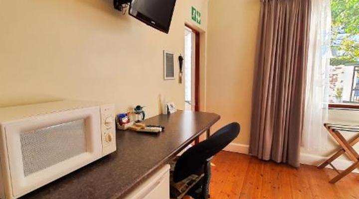 Cummings Guest House