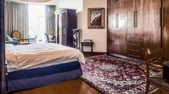 Kosmos Manor Guest House