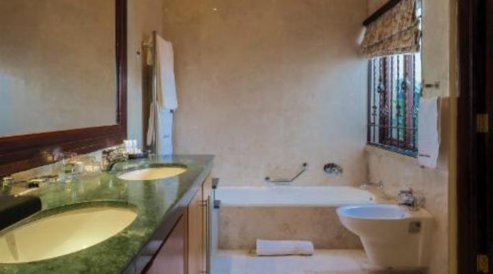 Kosmos Manor Guest House