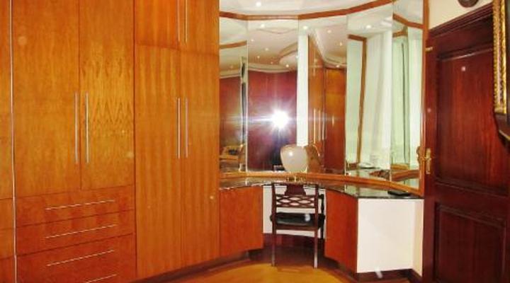 Kosmos Manor Guest House