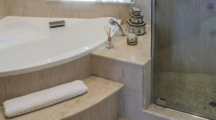 Kosmos Manor Guest House