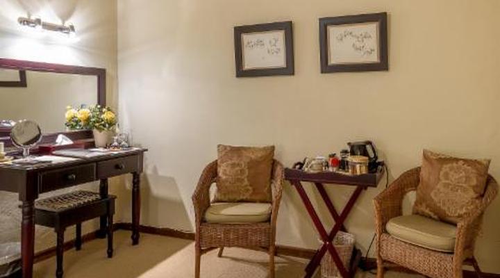 Porcupine Ridge Guest House