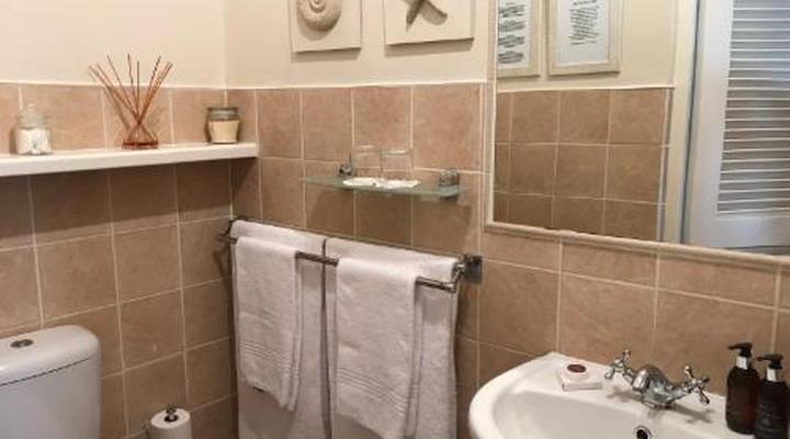 Porcupine Ridge Guest House