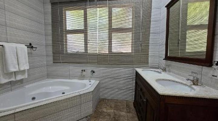 Leopard Corner Lodge