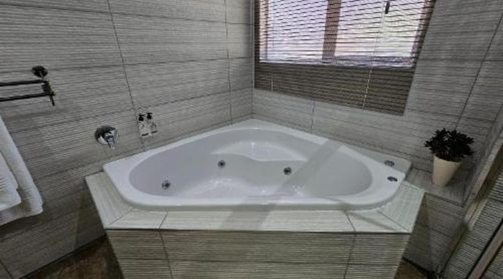 Leopard Corner Lodge