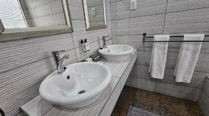 Leopard Corner Lodge