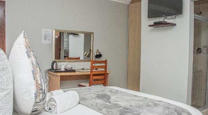 Woodpecker's Inn Guesthouse