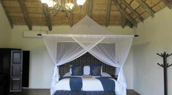 Umkumbe Safari Lodge Riverside