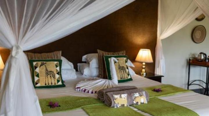 Umkumbe Safari Lodge Riverside