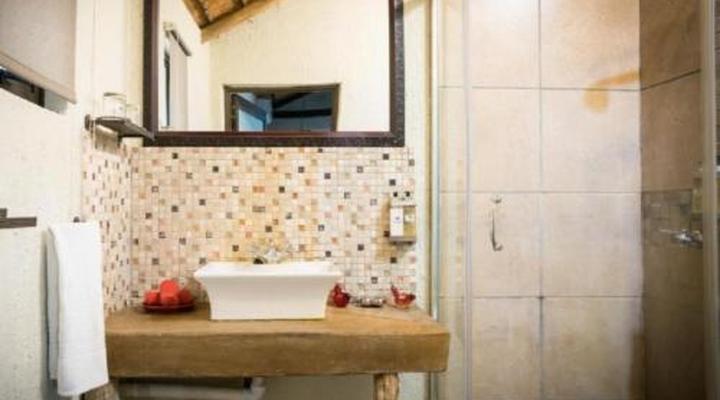 Umkumbe Safari Lodge Riverside