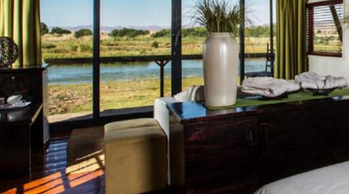 Felix Unite Orange River Cabana's