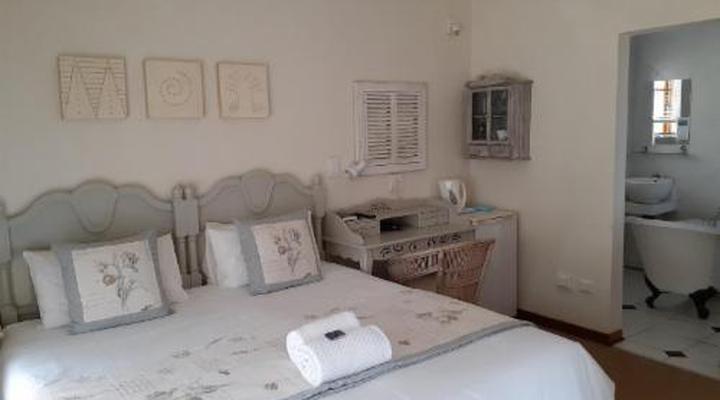 Sandstone Chameleon Guest House