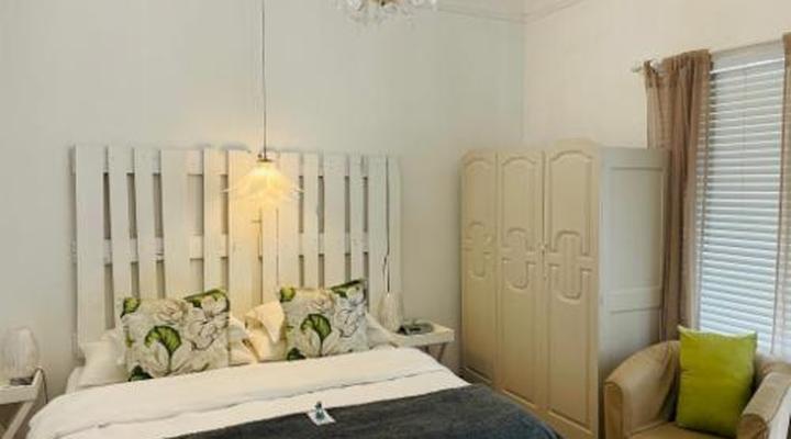 Emantlaneni Guest House