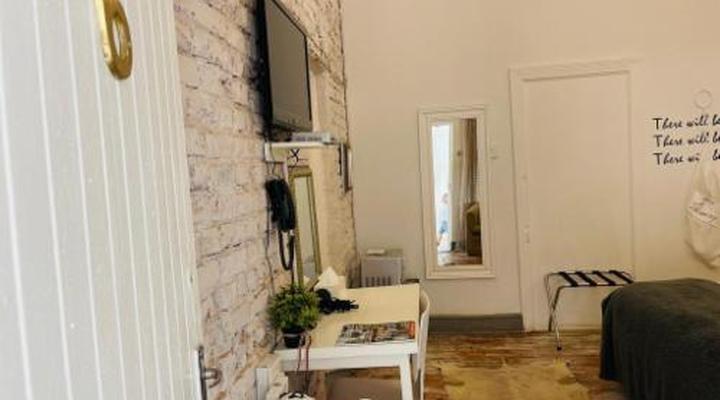 Emantlaneni Guest House