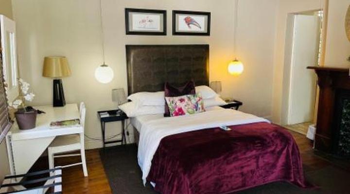 Emantlaneni Guest House