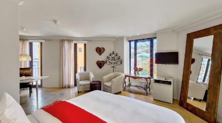 Rouge on Rose Boutique Hotel