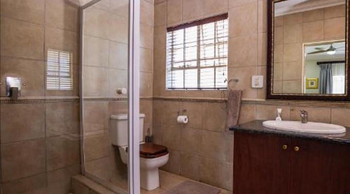 Scott's Manor Guesthouse & Conference Center