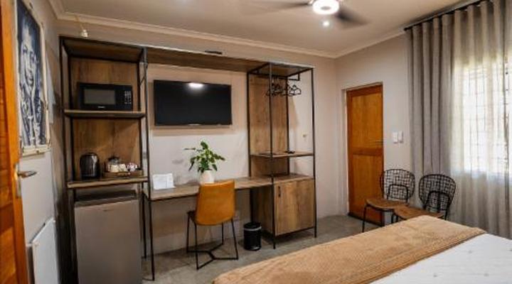 Scott's Manor Guesthouse & Conference Center