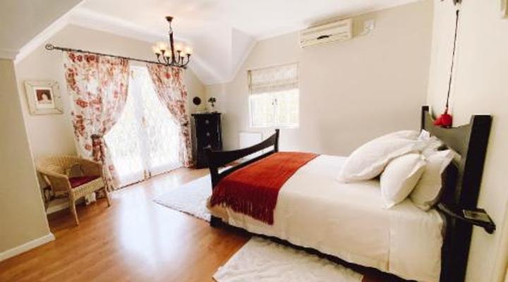 Jonquil Luxury Guest Cottage