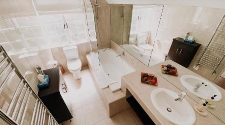 Jonquil Luxury Guest Cottage