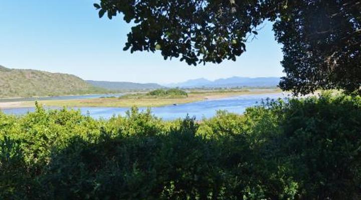 Waters Edge Holiday House