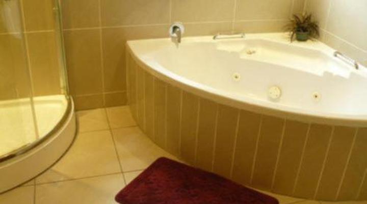 Littlefields Luxury Suite