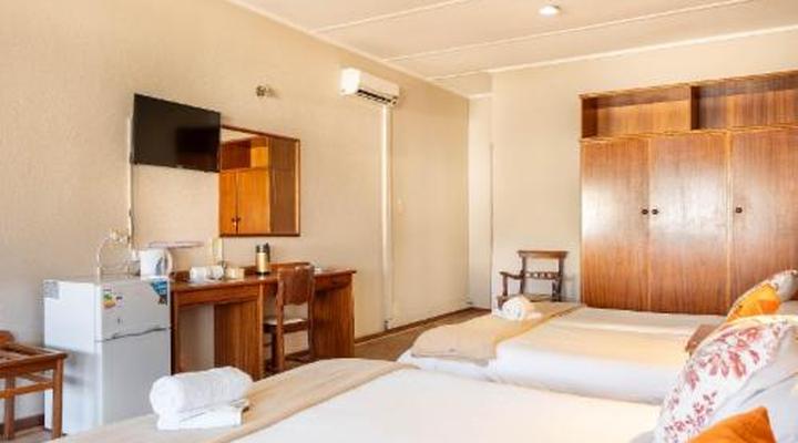 Karoo Country Inn Hotel