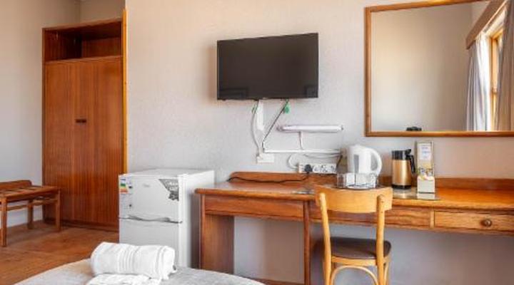 Karoo Country Inn Hotel