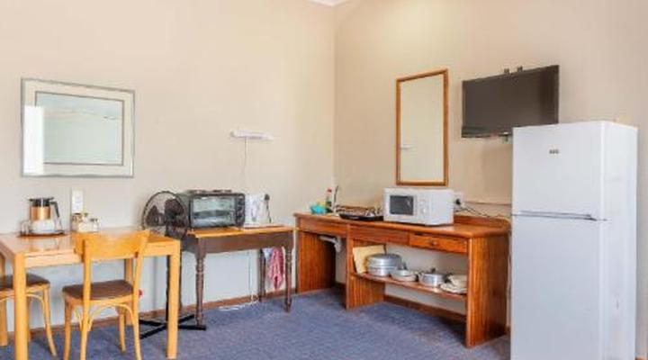 Karoo Country Inn Hotel