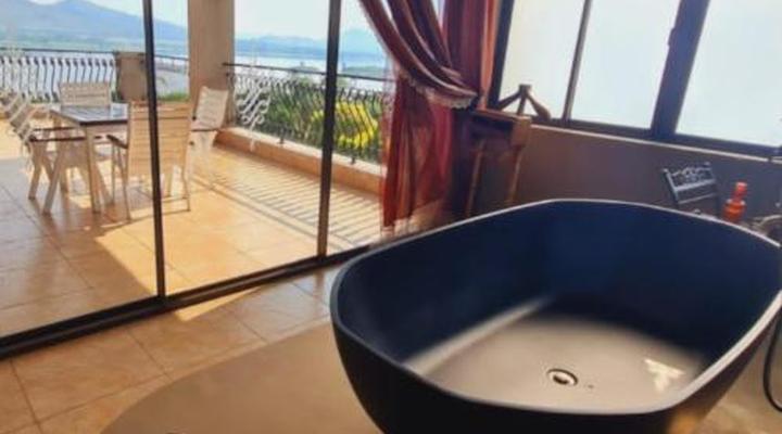 Château la Mer Exclusive Guesthouse