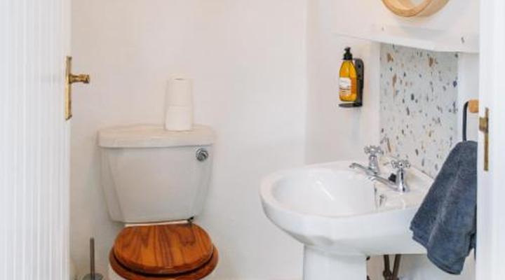 Moon Shine on Whiskey Creek