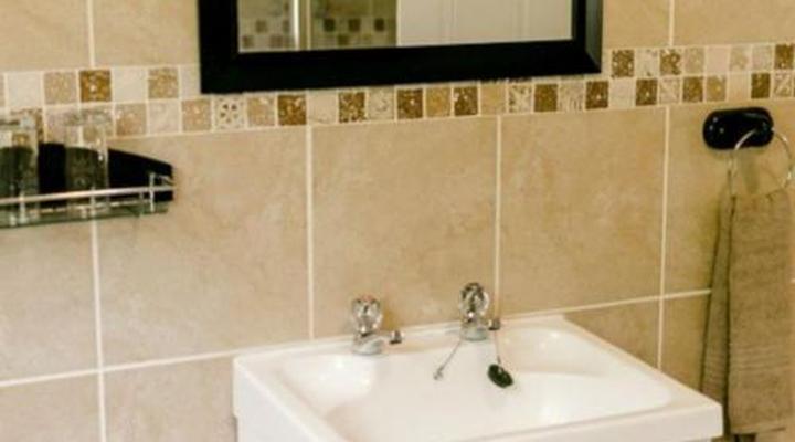 Thatchings Guest House and Conference Venue