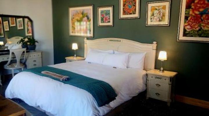 Thatchings Guest House and Conference Venue