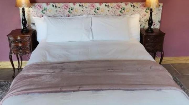 Thatchings Guest House and Conference Venue