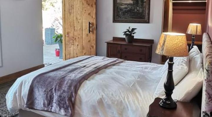 Thatchings Guest House and Conference Venue