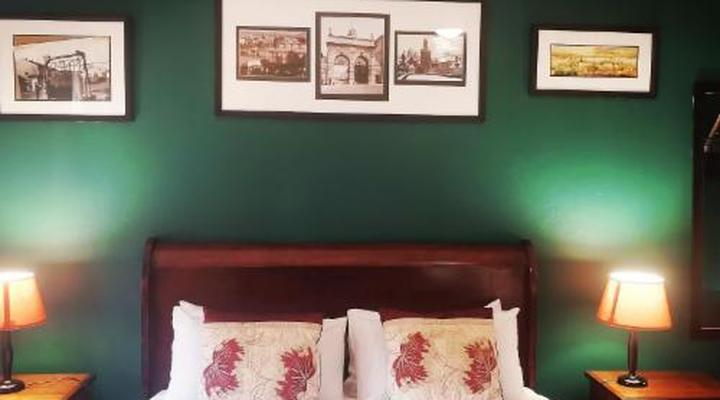 Thatchings Guest House and Conference Venue