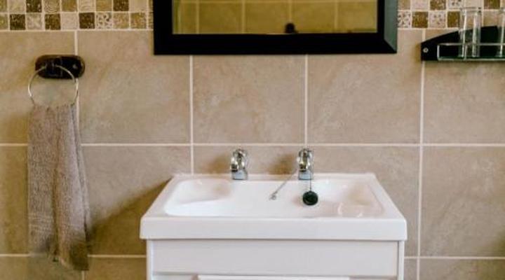 Thatchings Guest House and Conference Venue