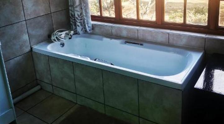 Thatchings Guest House and Conference Venue