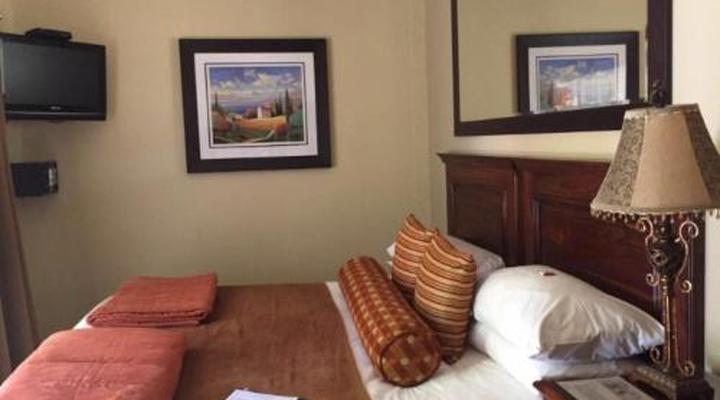 Le Cozmo Guest House