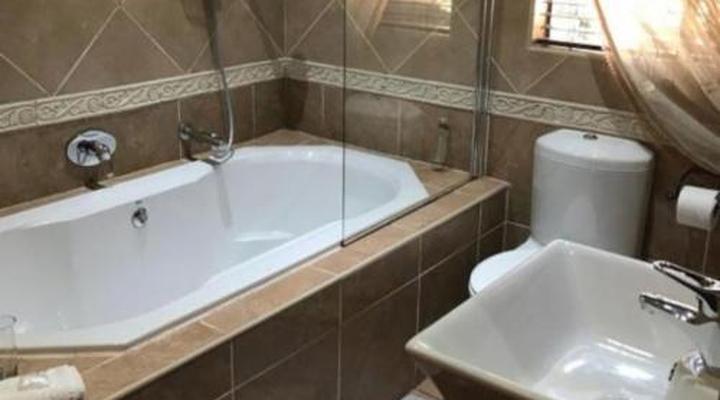 Le Cozmo Guest House