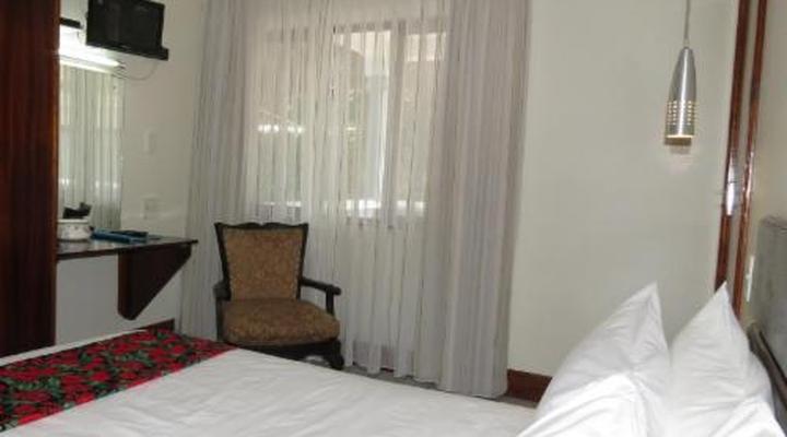 Dieu Donnee River Lodge