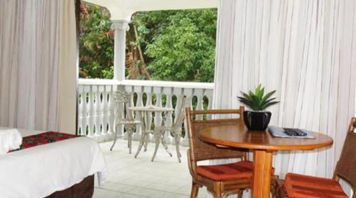 Dieu Donnee River Lodge