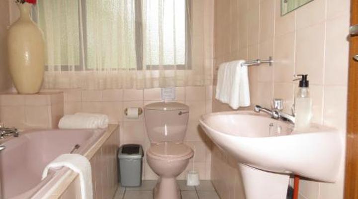 Dieu Donnee River Lodge