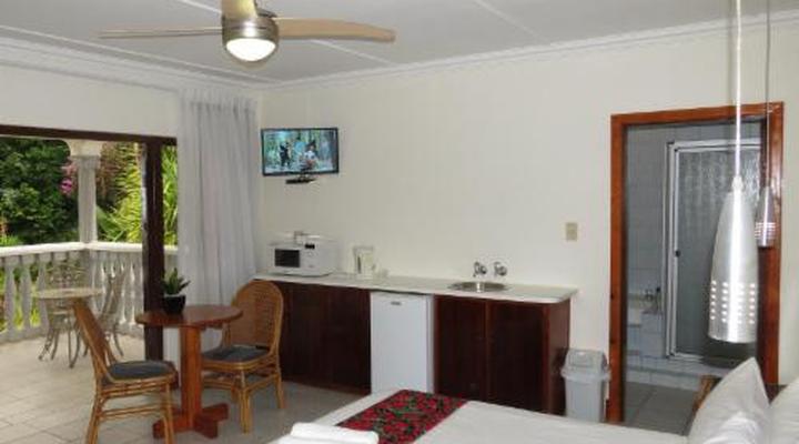 Dieu Donnee River Lodge