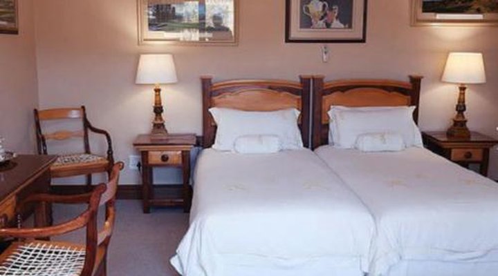The Woodpecker Inn